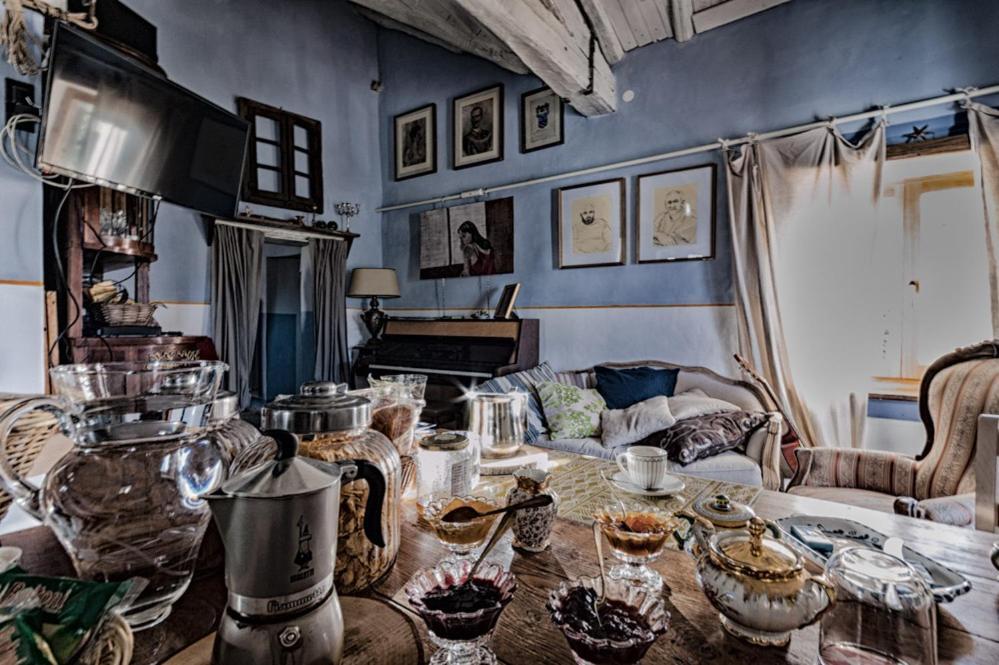 Viandanti, Artisti E Sognatori Bed and Breakfast Comano  Exteriör bild